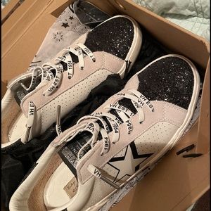 Size 10 Vintage Havana Sneakers SOLD